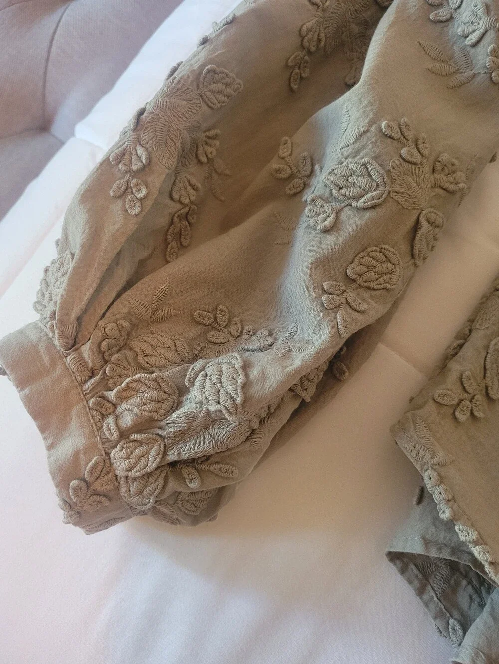 & Other Stories Sage Floral Applique Balloon-Sleeve Boho Blouse SIZE 10 - Picture 4 of 8